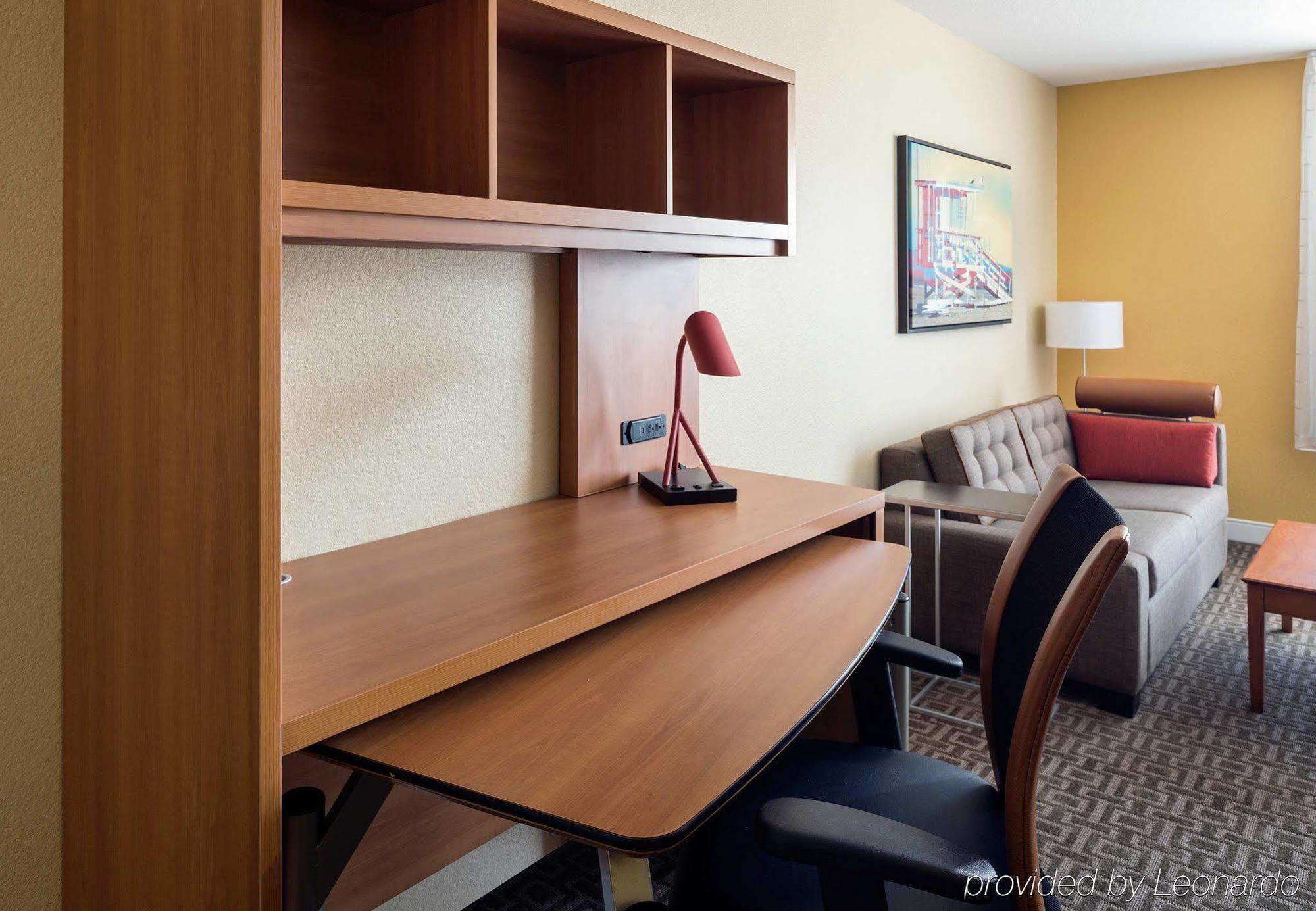 Towneplace Angeles Lax Manhattan Hotel